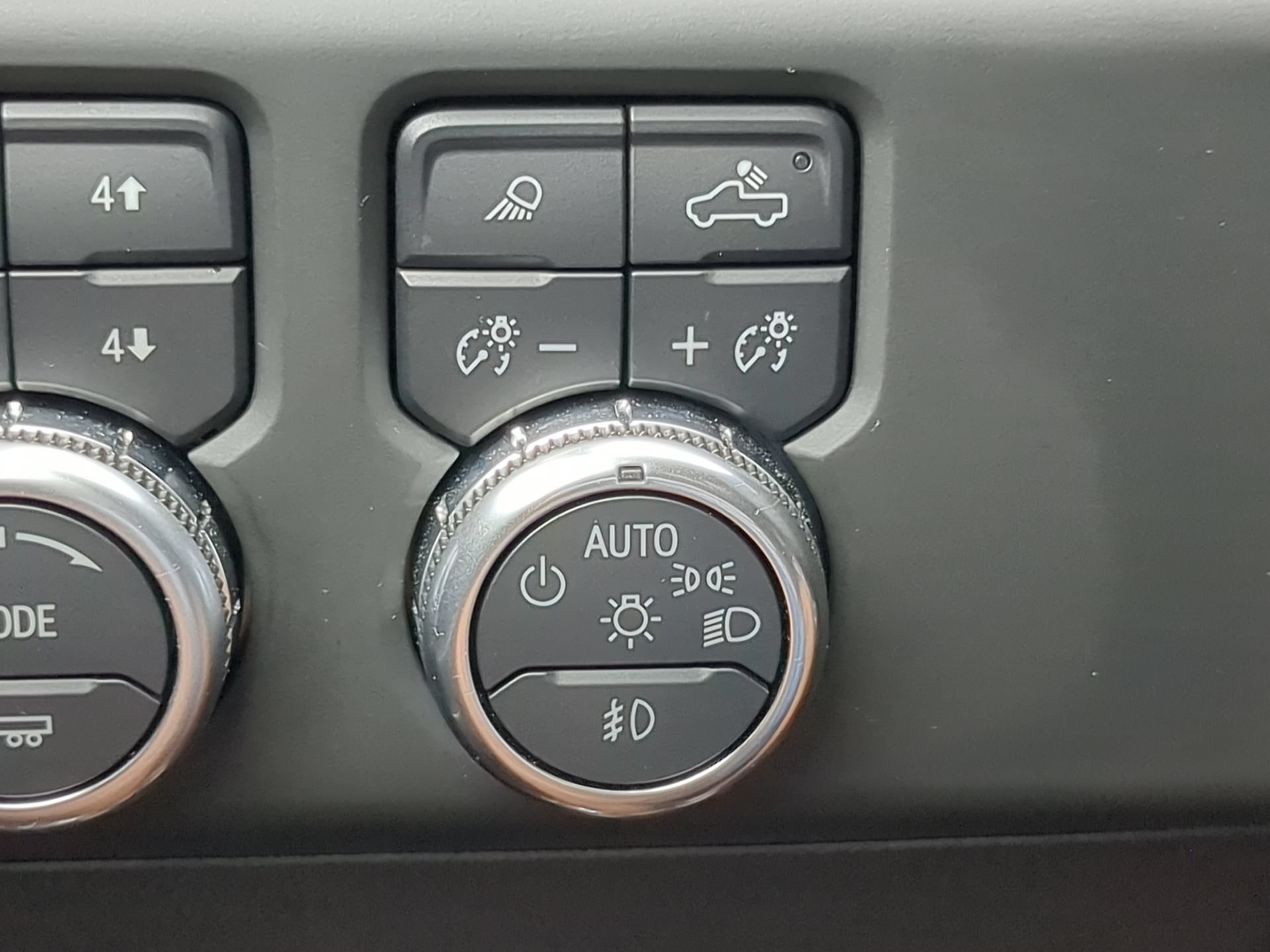 Used 2024 GMC Sierra 2500 AT4X AWD/4WD image 65