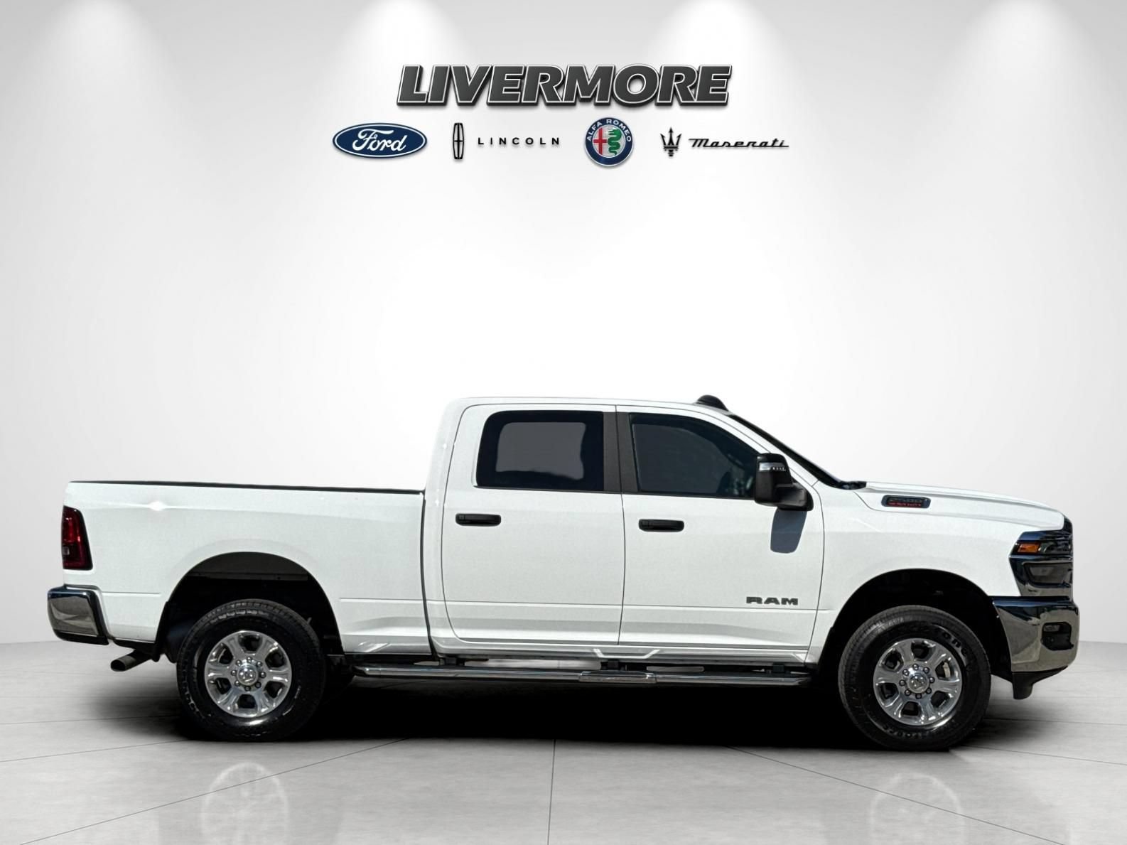 Used 2026 RAM 2500 Big Horn AWD/4WD image 2