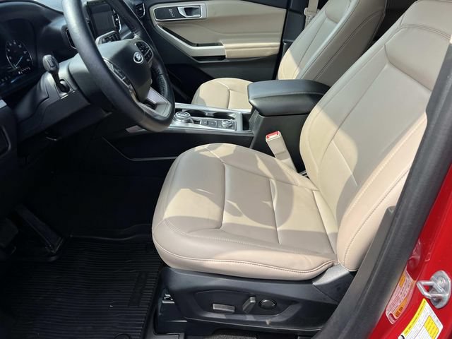 Certified 2024 Ford Explorer XLT w/ Equipment Group 202A AWD/4WD image 18