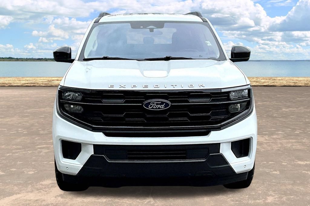 Certified 2025 Ford Expedition Active RWD image 2