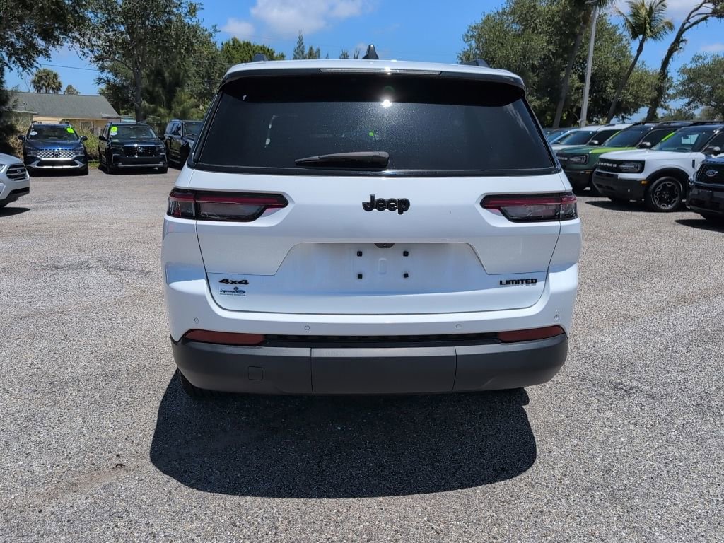 Used 2024 Jeep Grand Cherokee L Limited w/ Black Appearance Package AWD/4WD image 4