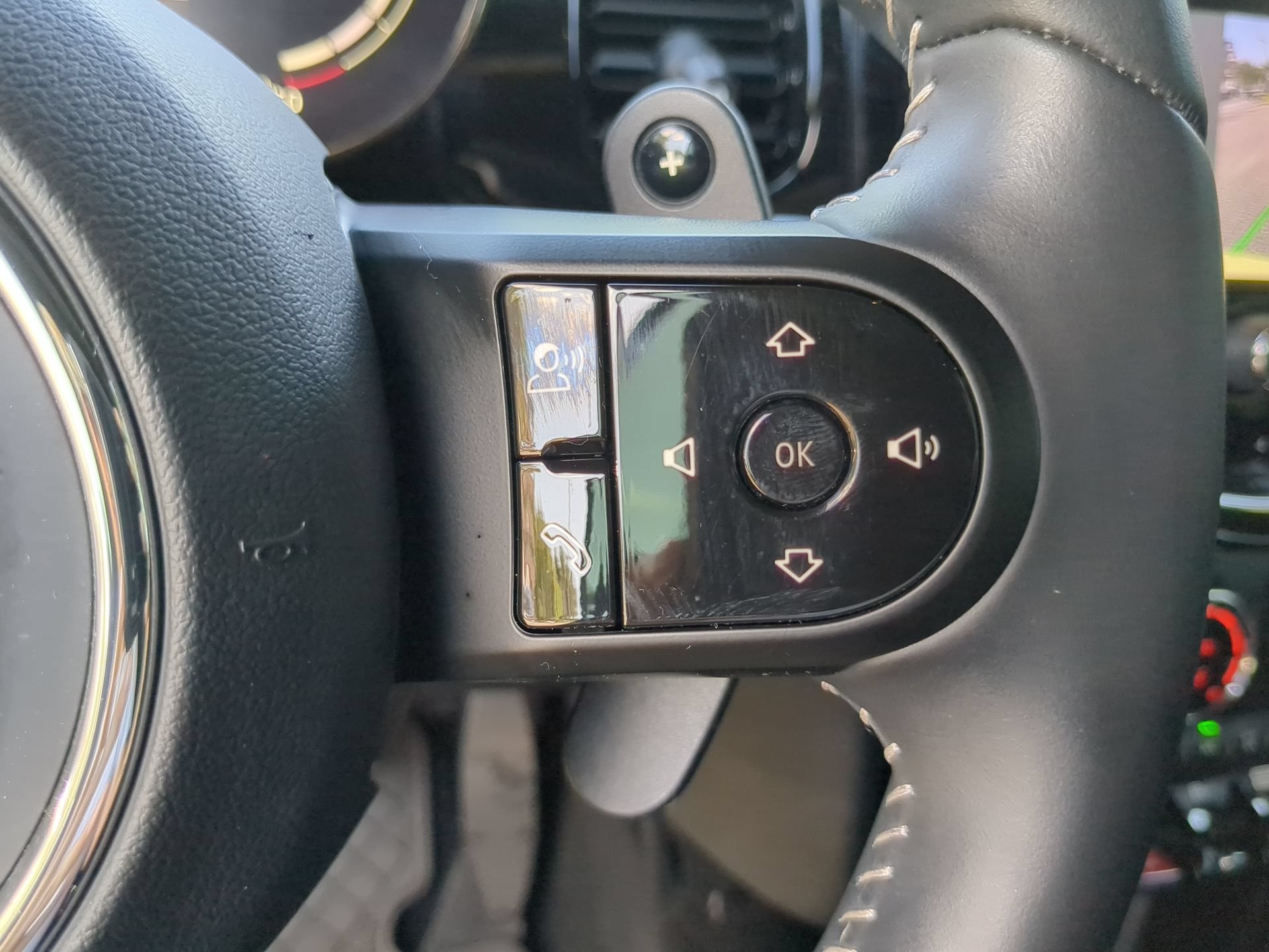 Used 2024 MINI Cooper S FWD image 65