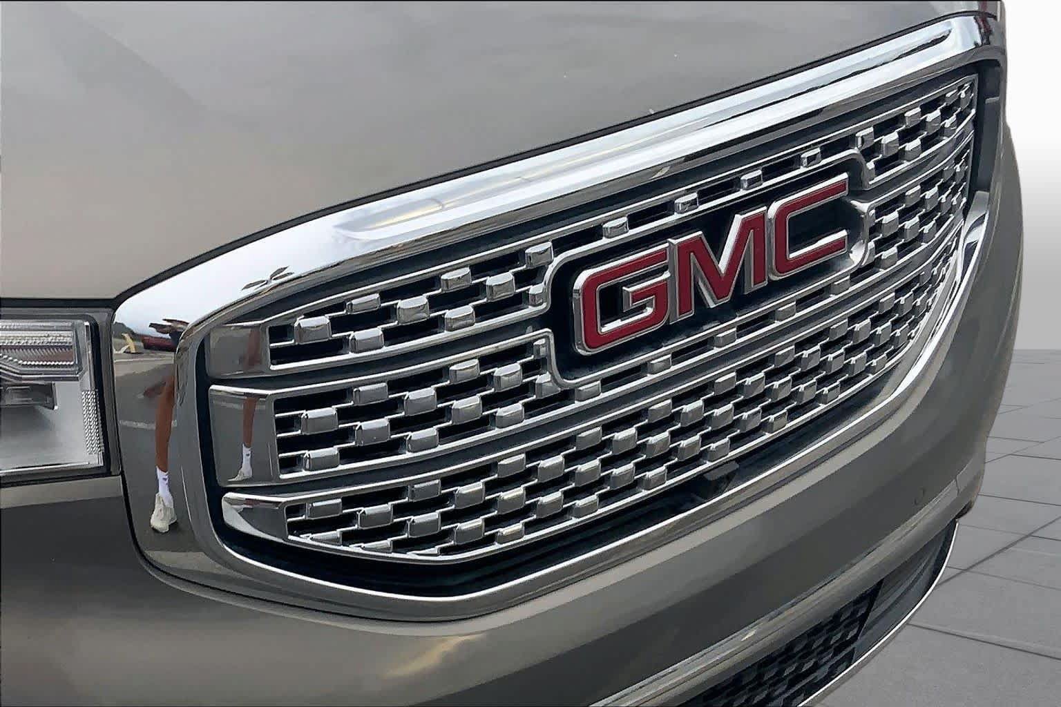 Used 2019 GMC Acadia Denali FWD image 29