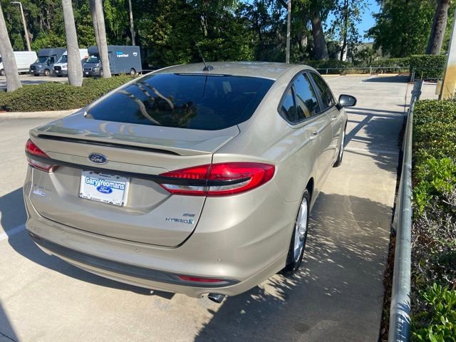 Certified 2018 Ford Fusion SE FWD image 3