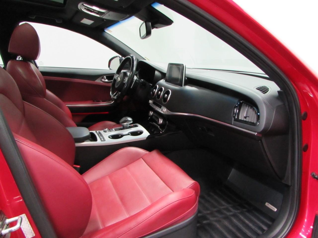 Used 2018 Kia Stinger GT2 AWD/4WD image 17