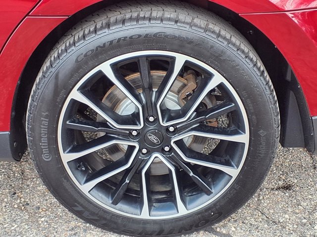 Certified 2019 Ford Taurus SHO AWD/4WD image 30