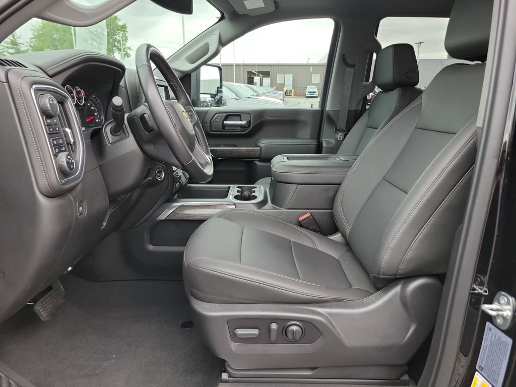 Used 2022 Chevrolet Silverado 2500 LTZ w/ LTZ Convenience Package AWD/4WD image 21