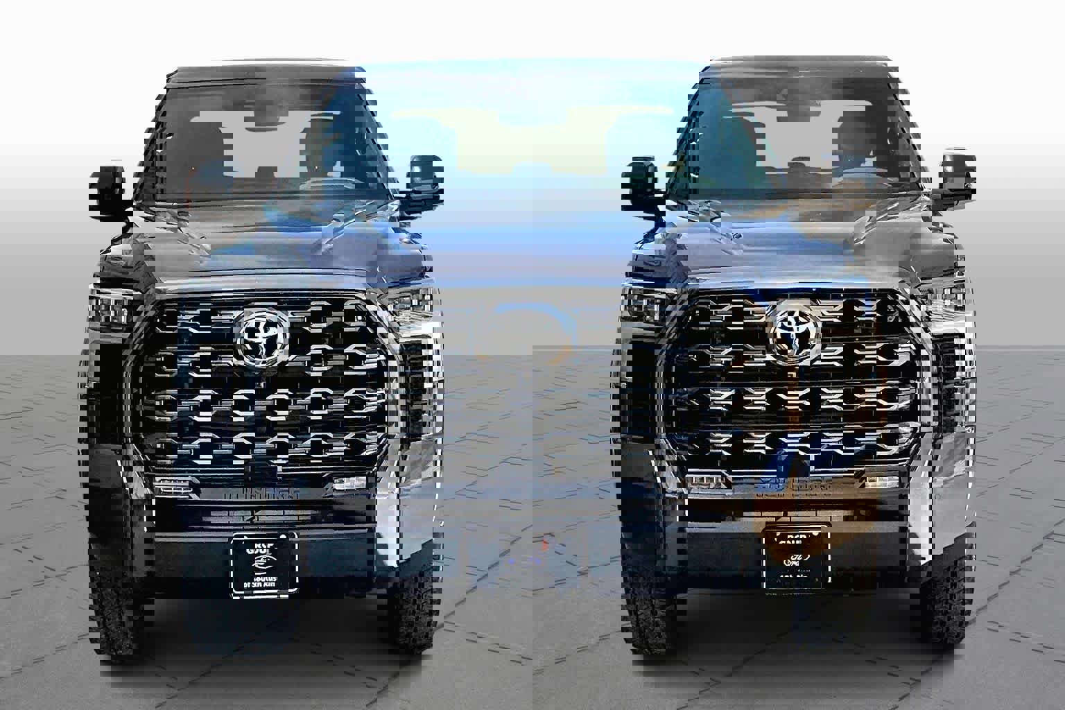 Used 2023 Toyota Tundra Platinum image 3