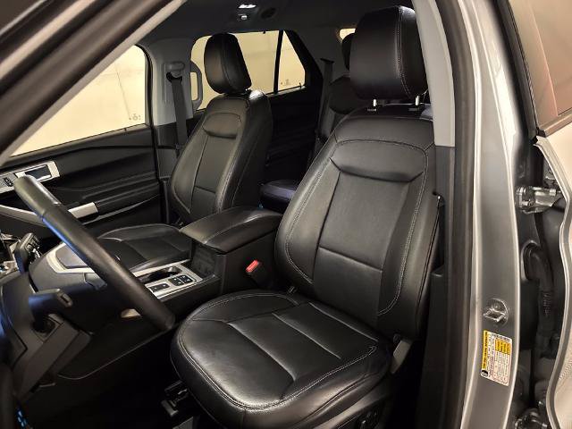 Certified 2024 Ford Explorer Limited RWD image 17
