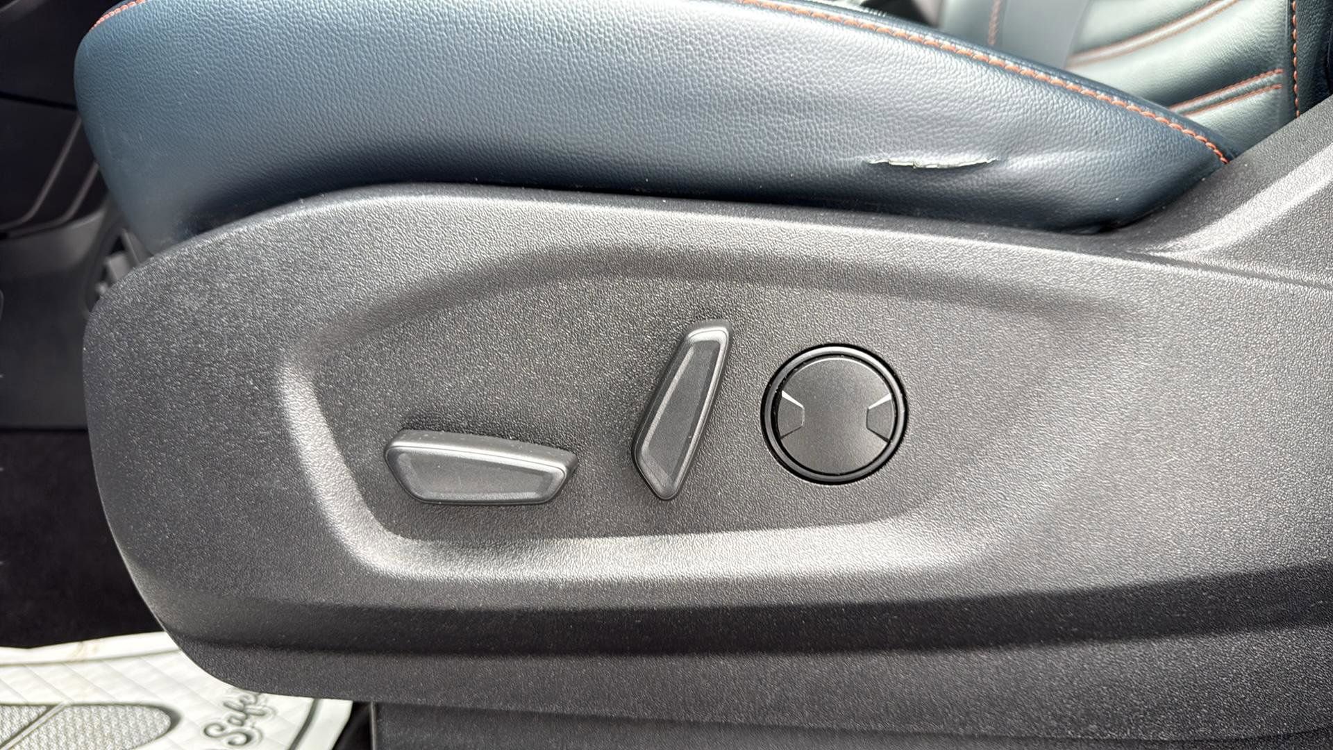 Certified 2024 Ford Edge SEL w/ Sport Appearance Package image 25