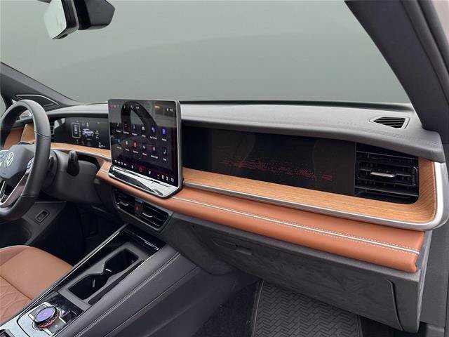 Used 2026 Volkswagen Tiguan SEL R-Line AWD/4WD image 19