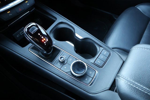 Used 2024 Cadillac XT4 Premium Luxury image 32