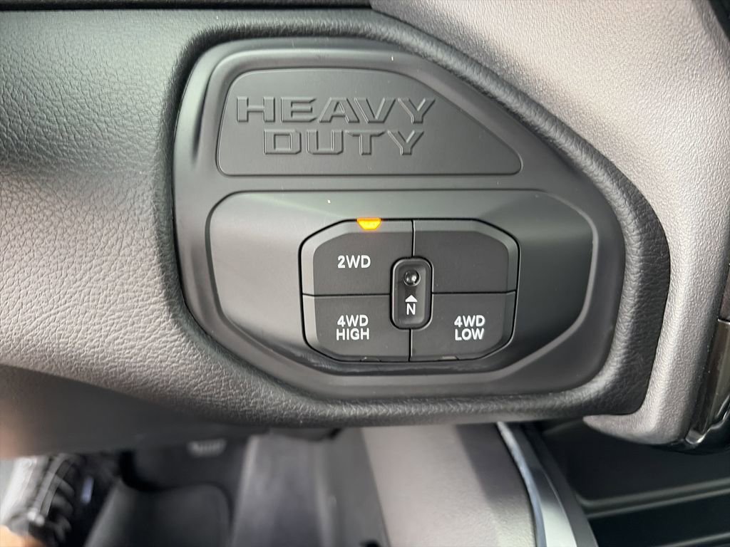 Used 2025 RAM 2500 Laramie AWD/4WD image 27