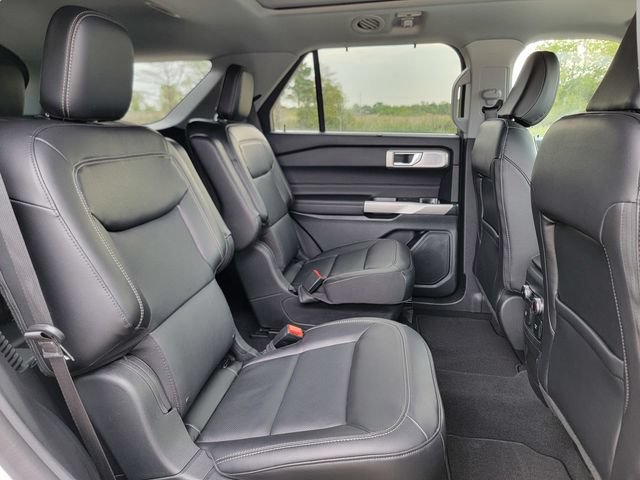 Certified 2023 Ford Explorer Limited w/ Limited Technology Package AWD/4WD image 24