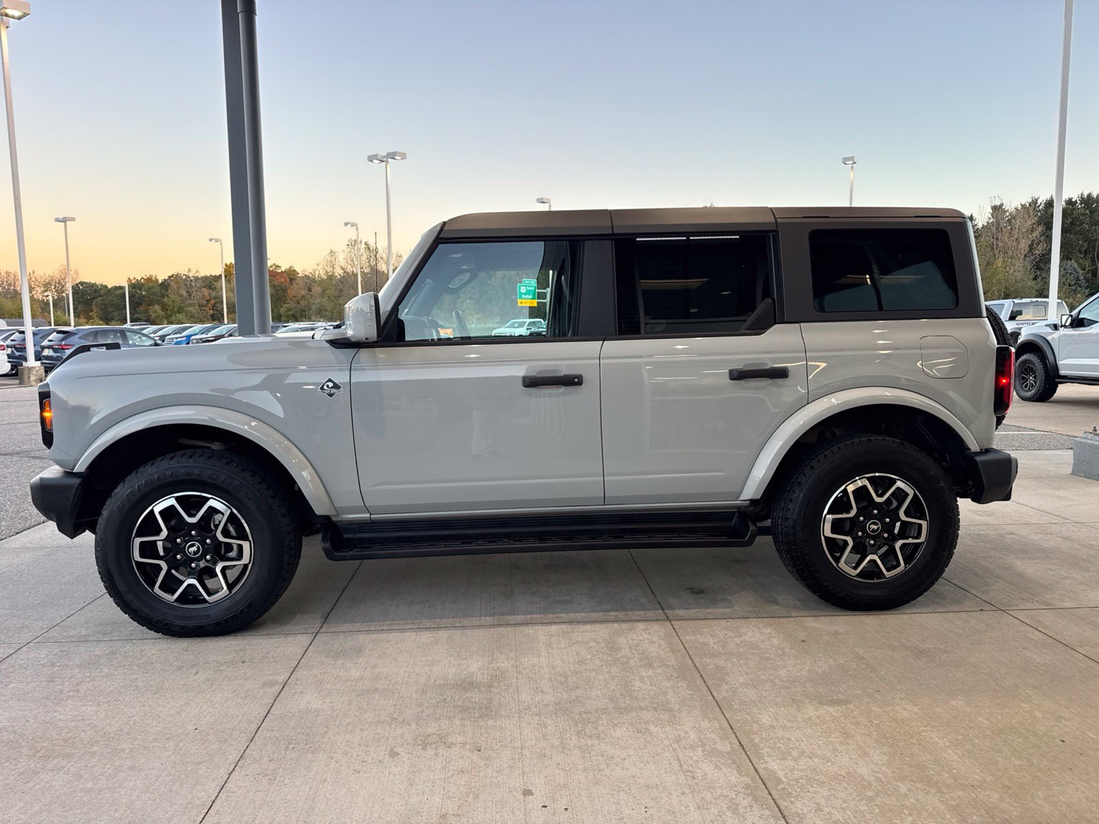 Certified 2026 Ford Bronco Outer Banks AWD/4WD image 4