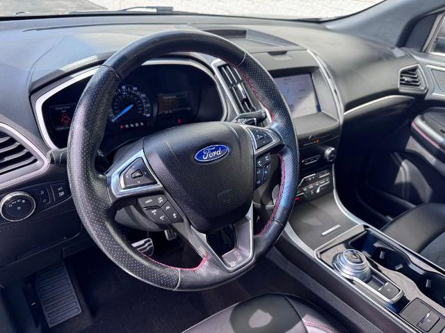 Certified 2020 Ford Edge ST-Line w/ Cold Weather Package AWD/4WD image 32