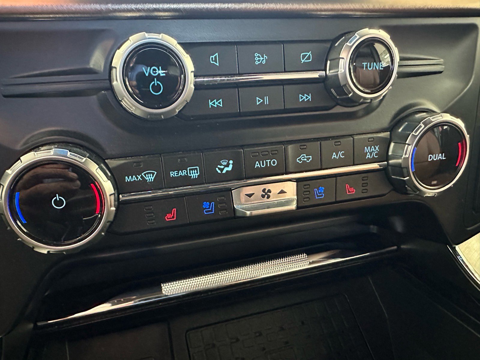 Certified 2023 Ford F150 King Ranch w/ Equipment Group 601A High image 47