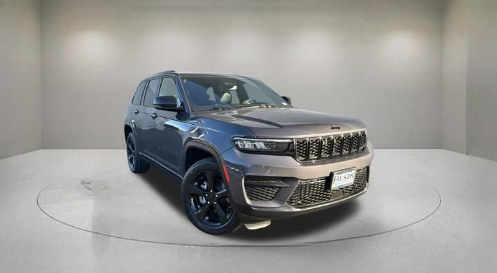Used 2023 Jeep Grand Cherokee Altitude