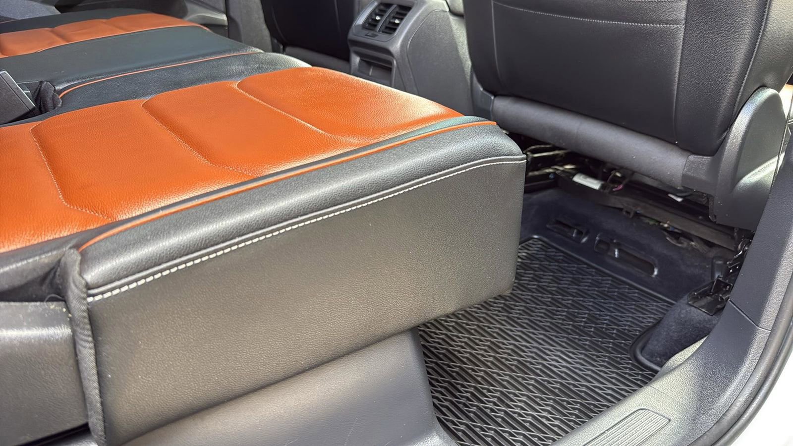 Used 2021 Volkswagen Tiguan SEL Premium R-Line image 27