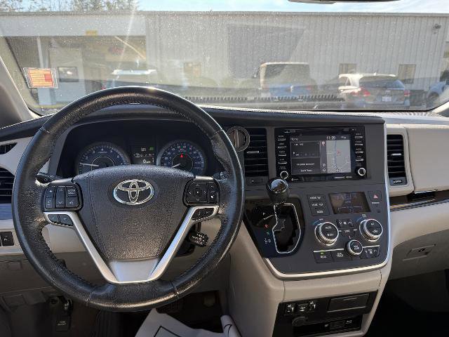 Used 2020 Toyota Sienna XLE Premium image 27