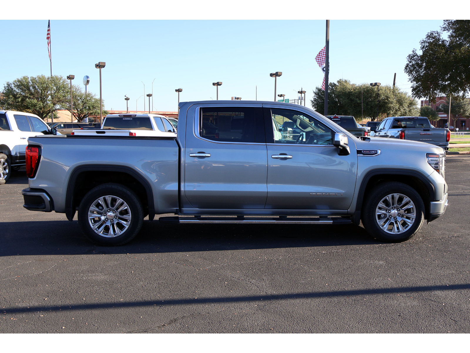 Used 2024 GMC Sierra 1500 Denali w/ Technology Package AWD/4WD image 16