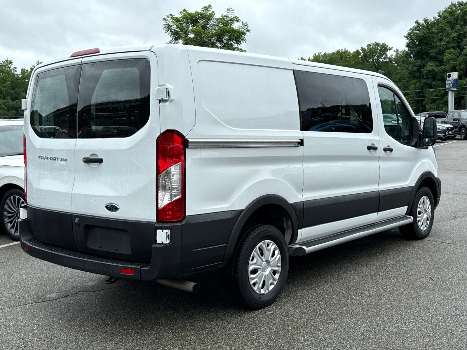 Certified 2025 Ford Transit 250 Low Roof w/ Exterior Upgrade Package RWD image 4
