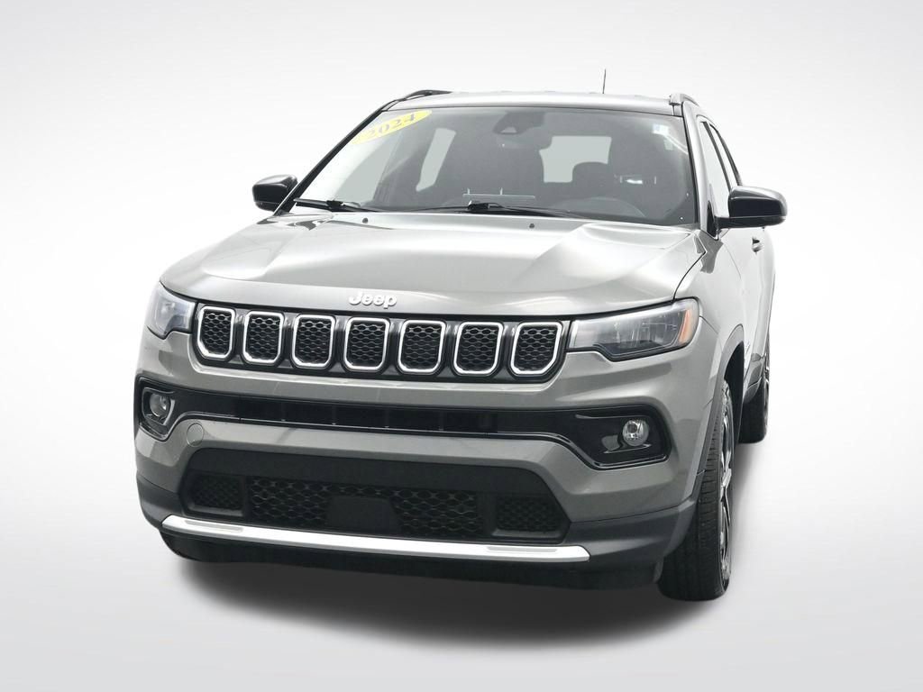 Used 2024 Jeep Compass Limited AWD/4WD image 2