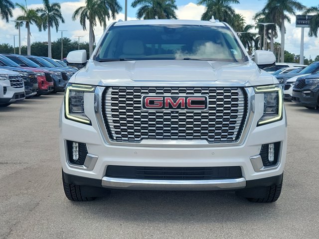 Used 2021 GMC Yukon XL Denali w/ Denali Premium Package RWD image 2