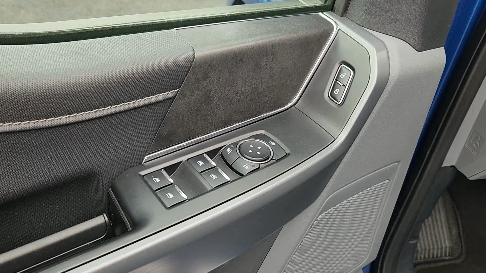 Certified 2025 Ford F150 XLT w/ Equipment Group 301A Standard image 8