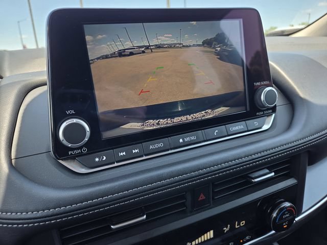Used 2025 Nissan Rogue SV FWD image 10