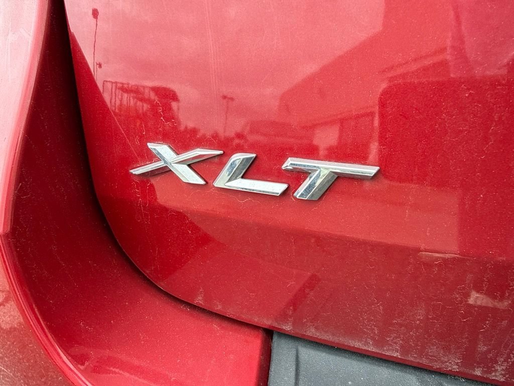 Certified 2024 Ford Explorer XLT w/ Equipment Group 202A AWD/4WD image 4