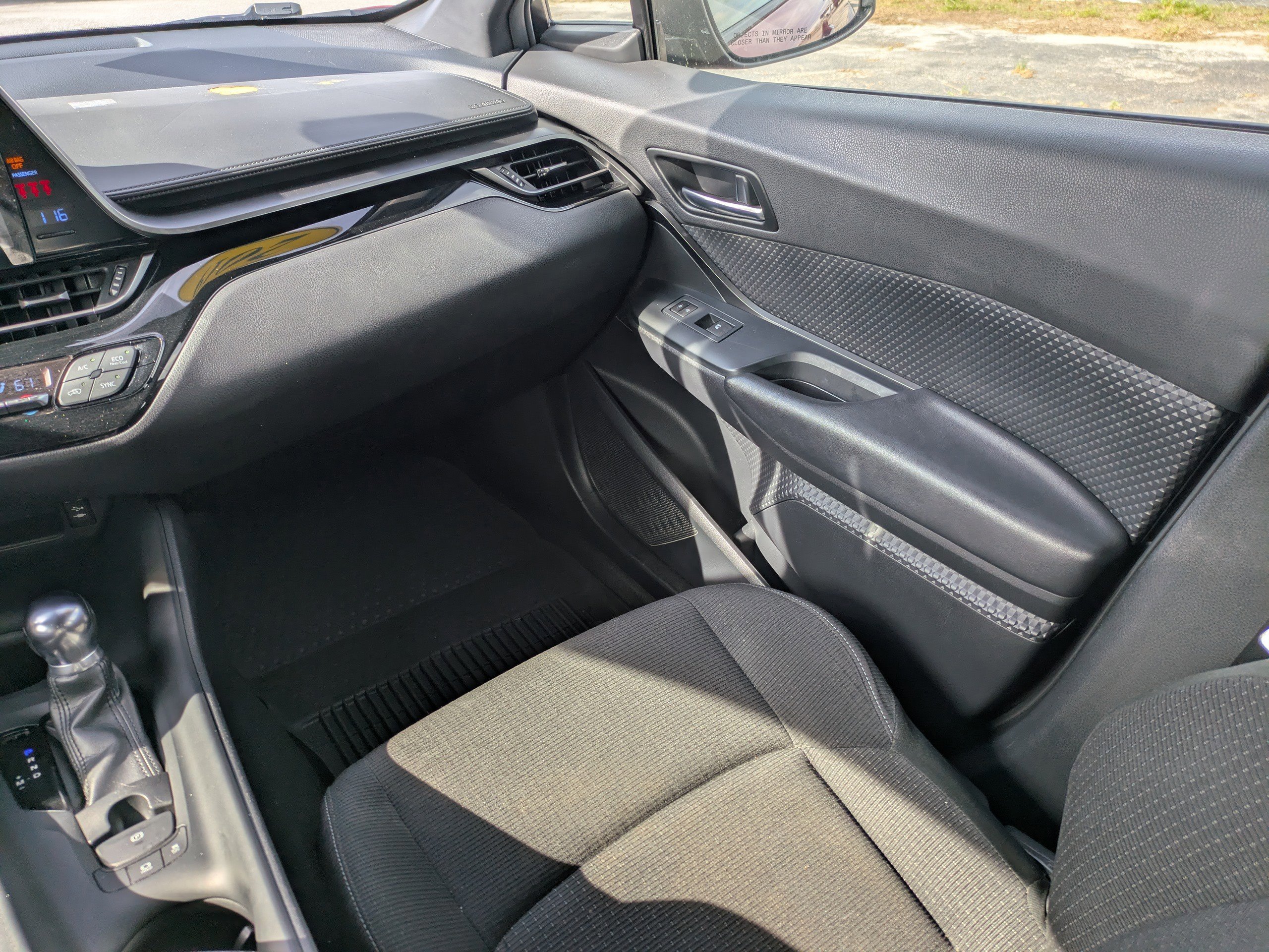 Used 2019 Toyota C-HR LE image 18