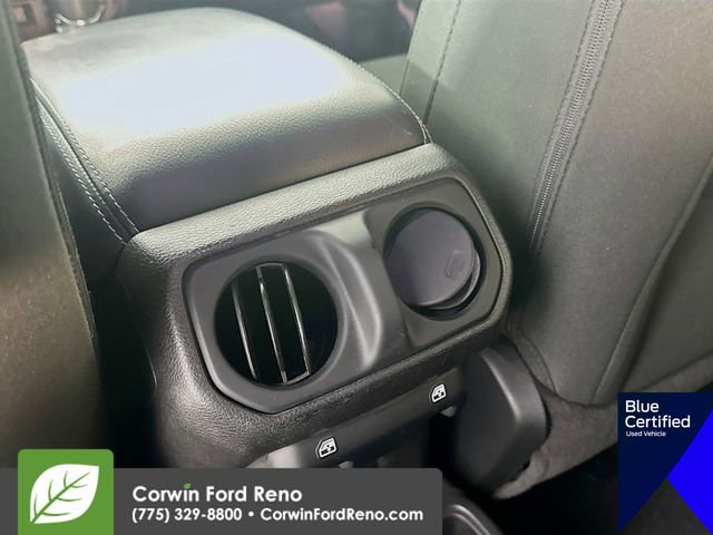 Used 2018 Jeep Wrangler Unlimited Sahara AWD/4WD image 28