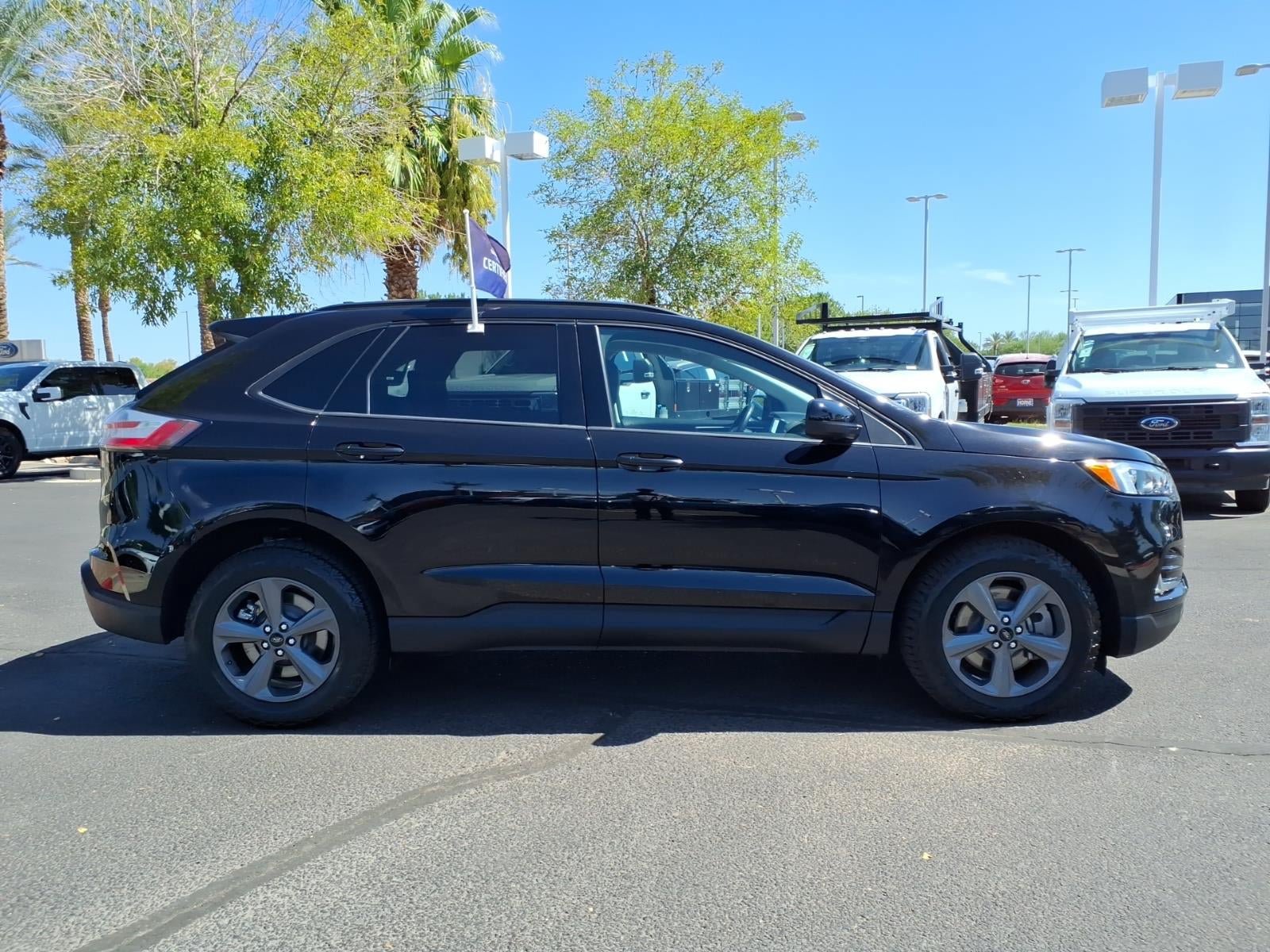 Certified 2023 Ford Edge SEL w/ Sport Appearance Package AWD/4WD image 3