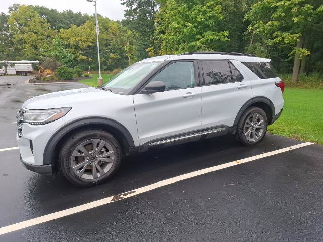 Certified 2025 Ford Explorer Active w/ Active Comfort Package AWD/4WD image 2