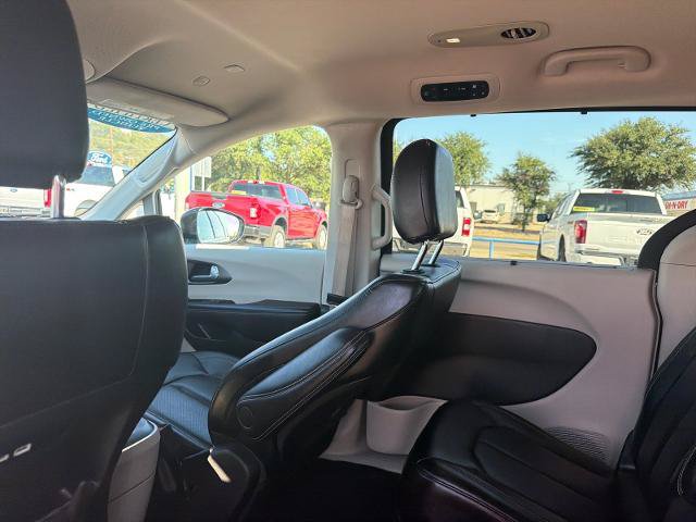 Used 2024 Chrysler Pacifica Touring-L FWD image 33