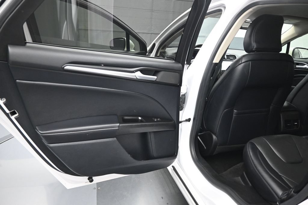 Certified 2019 Ford Fusion Energi Titanium FWD image 10