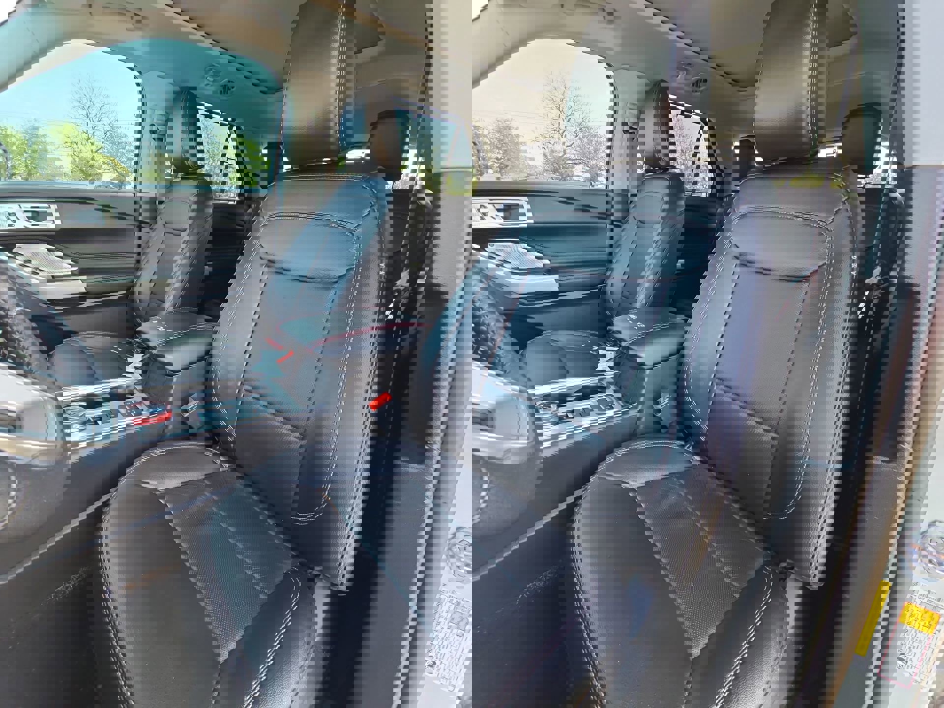 Certified 2023 Ford Explorer Limited w/ Limited Technology Package image 11