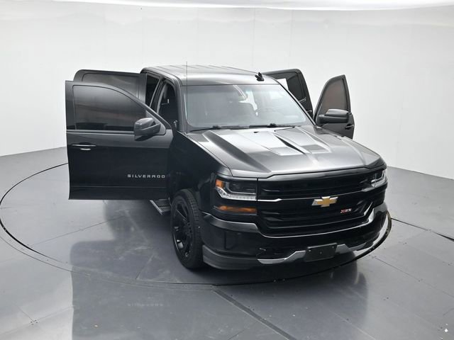 Used 2018 Chevrolet Silverado 1500 LT w/ All Star Edition image 44