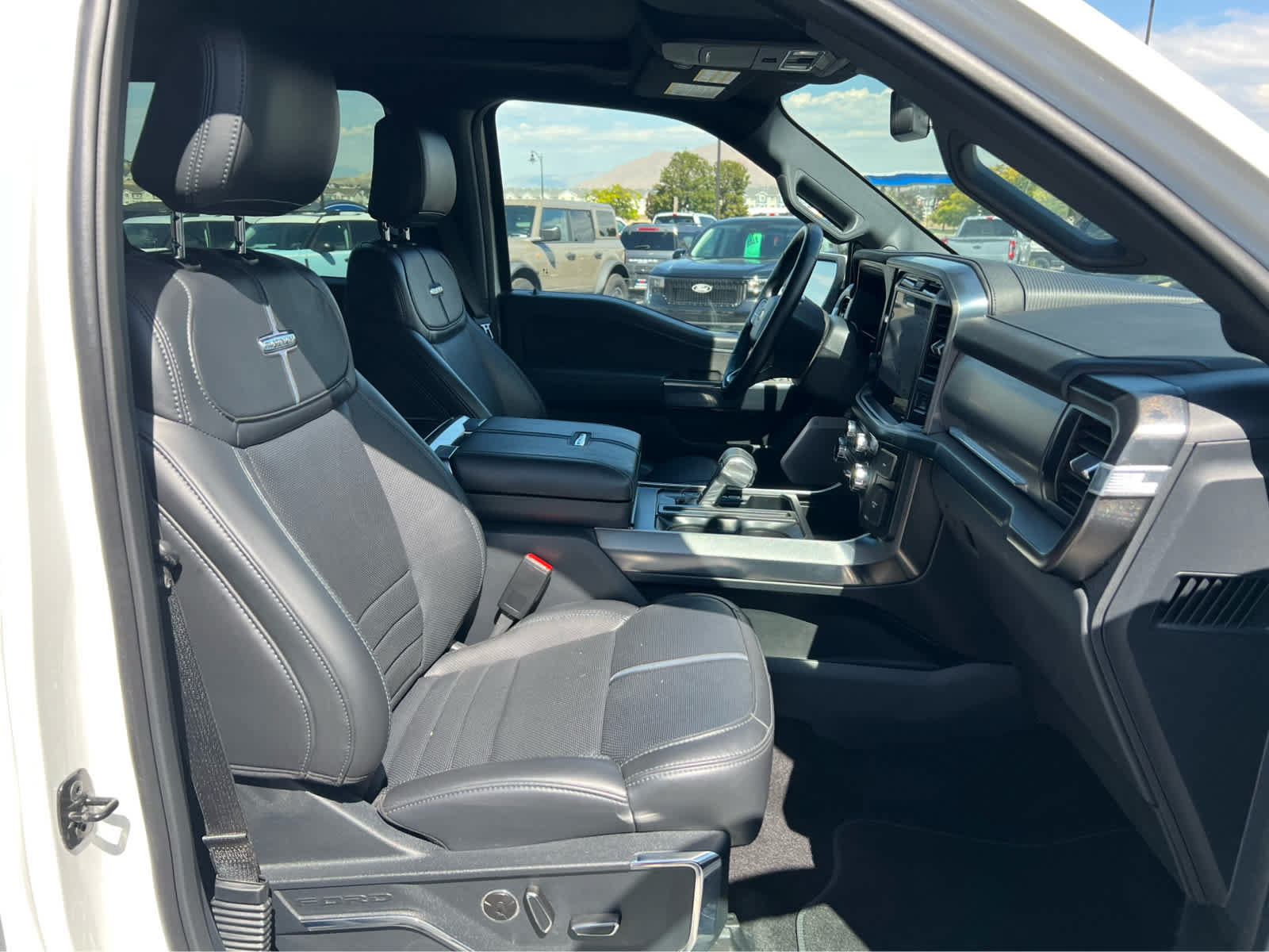 Certified 2025 Ford F150 Platinum w/ FX4 Off-Road Package AWD/4WD image 17