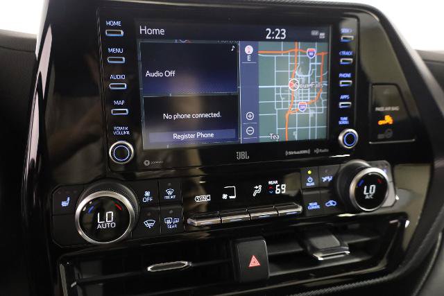 Used 2022 Toyota Highlander XSE AWD/4WD image 17