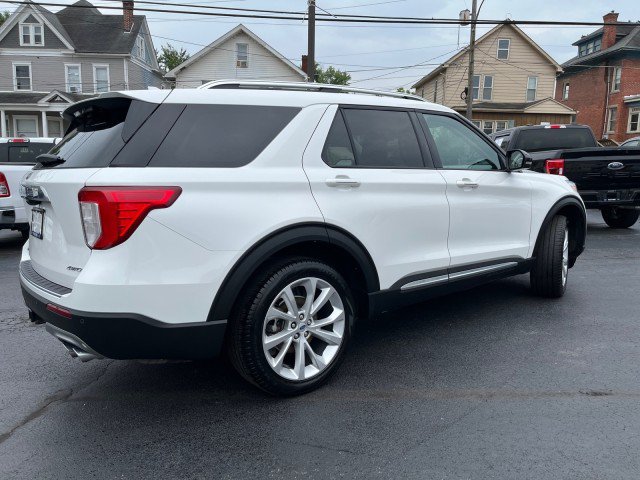 Certified 2024 Ford Explorer Platinum w/ Technology Package AWD/4WD image 3