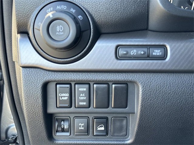 Used 2021 Nissan Titan PRO-4X w/ Pro-4x Convenience Package image 21