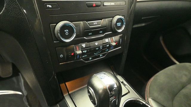 Certified 2019 Ford Explorer XLT w/ Equipment Group 202A AWD/4WD image 18