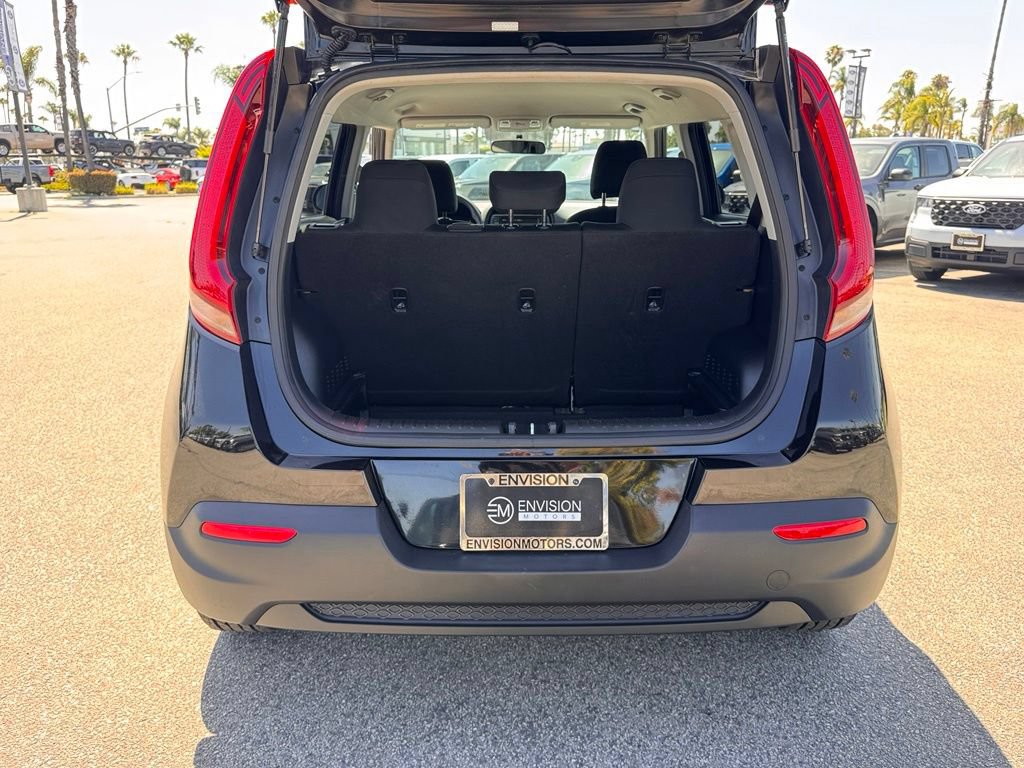 Used 2022 Kia Soul LX FWD image 13