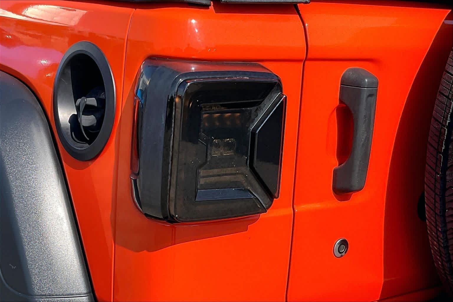 Used 2018 Jeep Wrangler Unlimited Sport AWD/4WD image 25