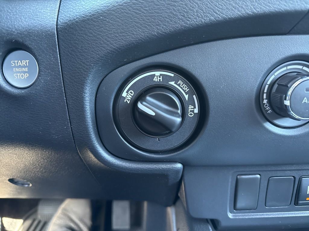 Used 2022 Nissan Frontier SV w/ Technology Package image 27