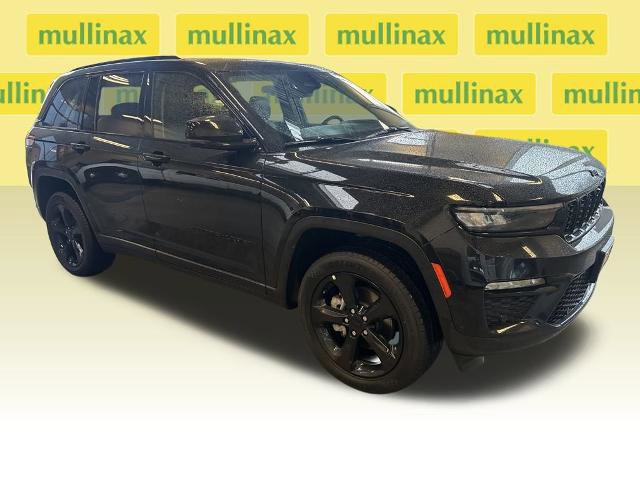 Used 2023 Jeep Grand Cherokee Limited w/ Luxury Tech Group II image 1