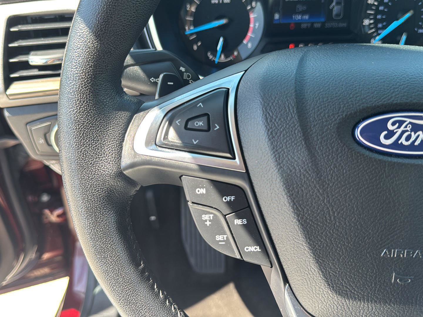 Certified 2018 Ford Fusion SE image 19