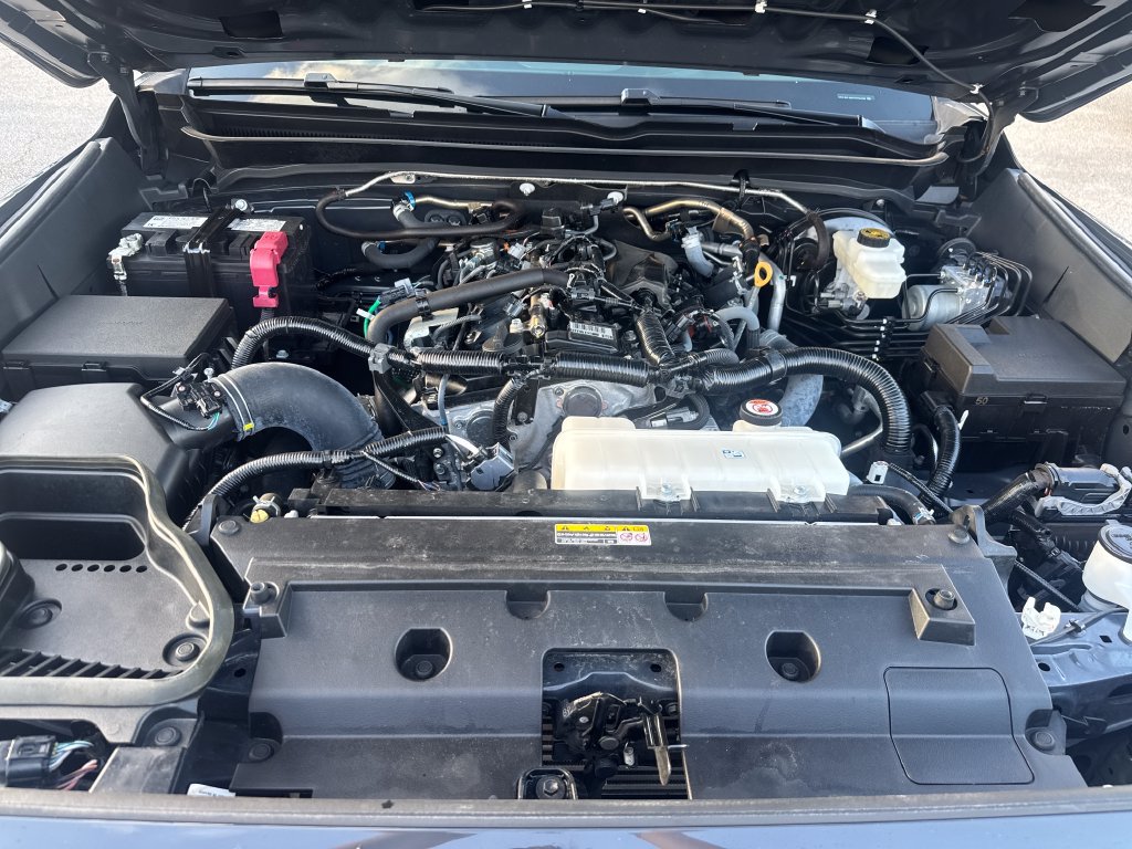 Used 2025 Toyota Tacoma SR5 AWD/4WD image 30